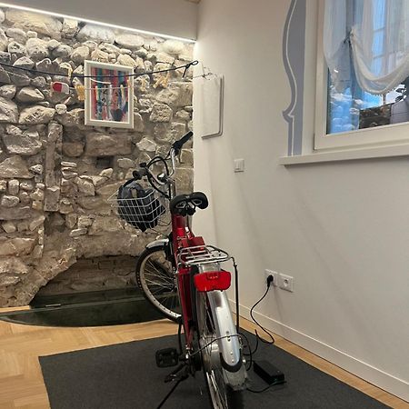 La Piccola Casa Al Lago - Intera Casa Con 3 Camere E 2 Box سالو المظهر الخارجي الصورة