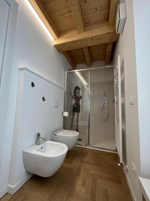 La Piccola Casa Al Lago - Intera Casa Con 3 Camere E 2 Box سالو المظهر الخارجي الصورة