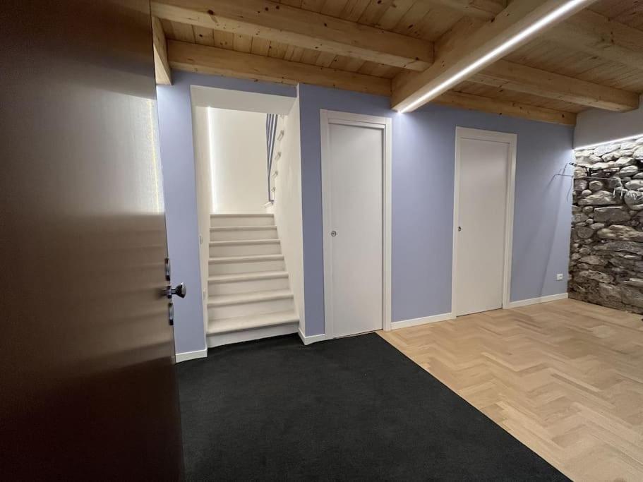 La Piccola Casa Al Lago - Intera Casa Con 3 Camere E 2 Box سالو المظهر الخارجي الصورة