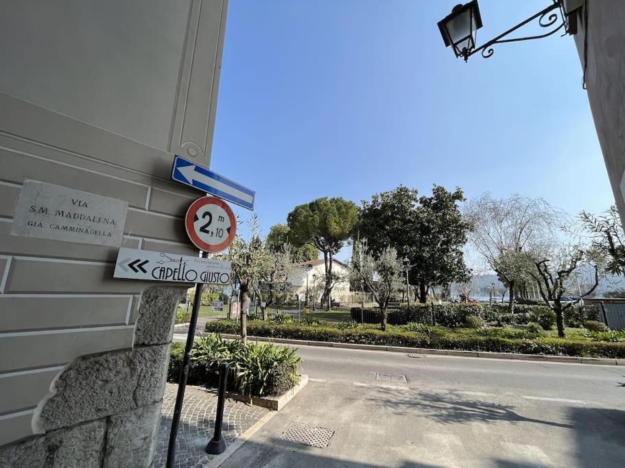 La Piccola Casa Al Lago - Intera Casa Con 3 Camere E 2 Box سالو المظهر الخارجي الصورة