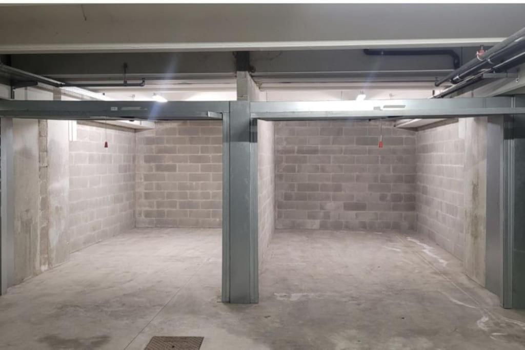 La Piccola Casa Al Lago - Intera Casa Con 3 Camere E 2 Box سالو المظهر الخارجي الصورة
