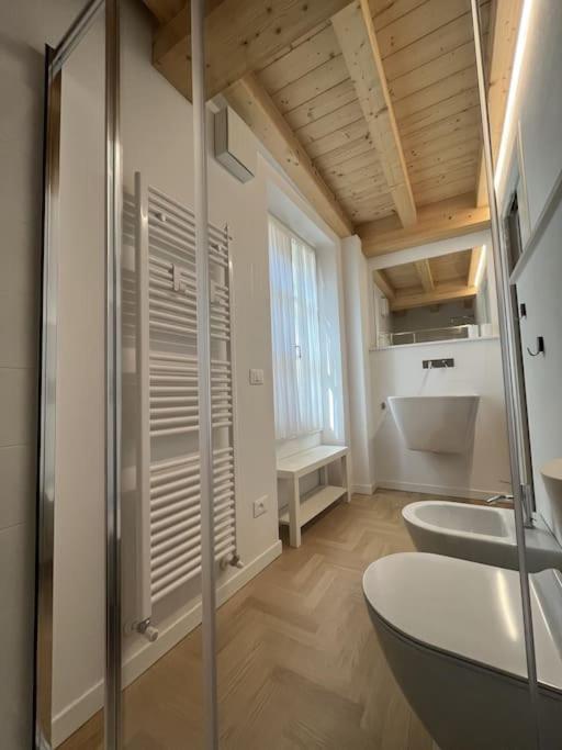 La Piccola Casa Al Lago - Intera Casa Con 3 Camere E 2 Box سالو المظهر الخارجي الصورة